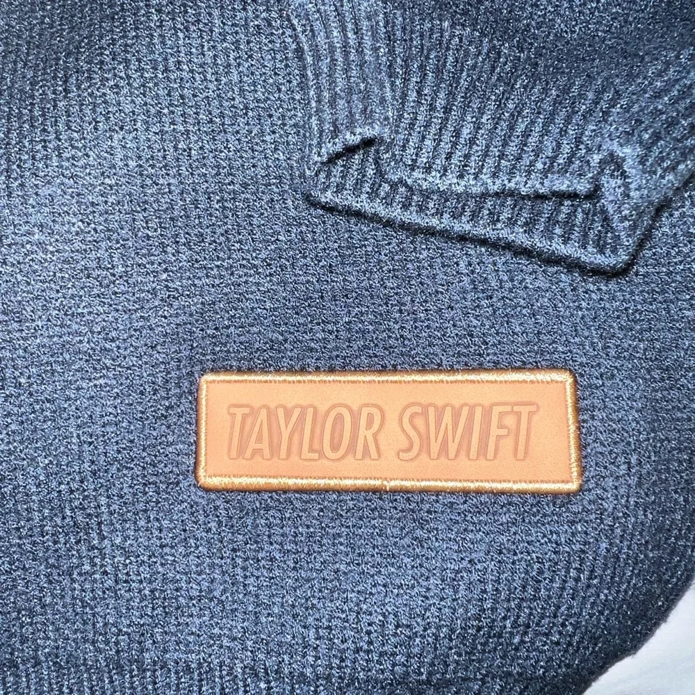 Red (Taylor’s Version) Navy Argyle Crewneck Sweater - Picture 6 of 6